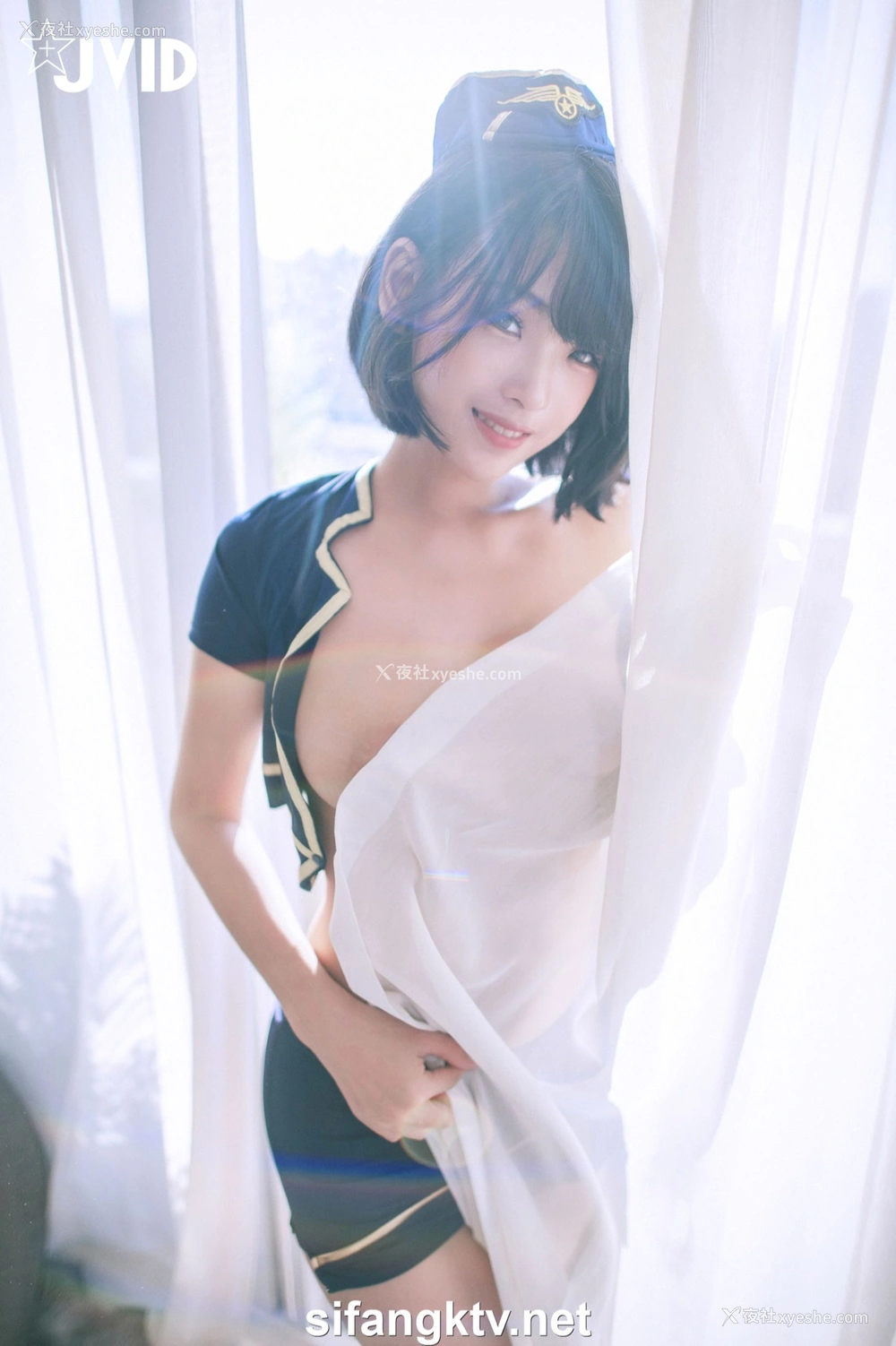 1P - 露露咪《淫荡美艳空姐的教育》