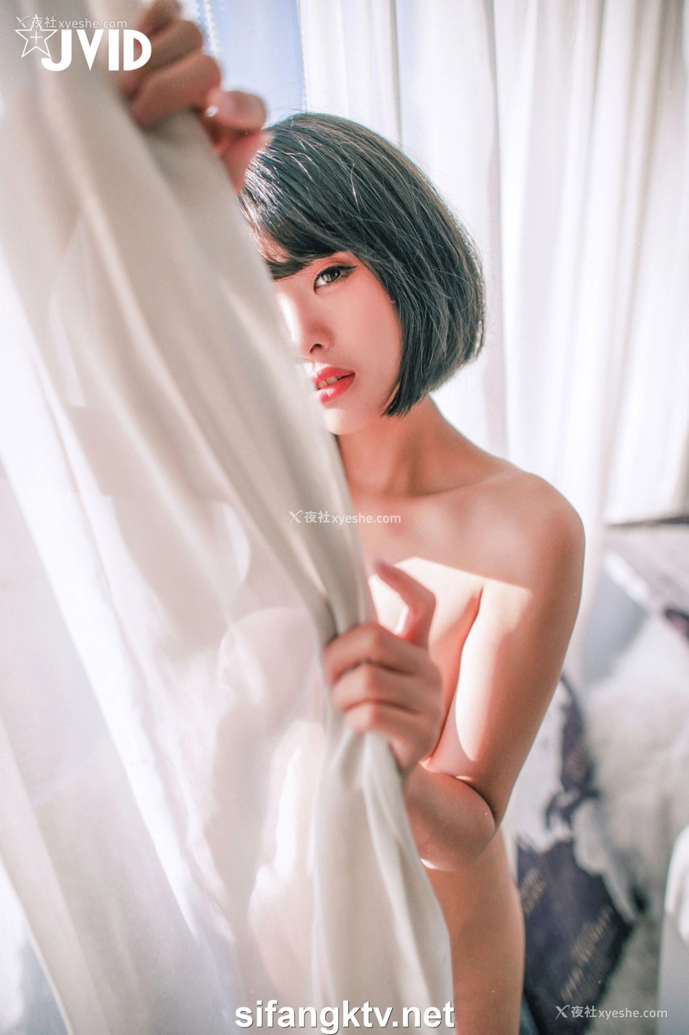 1P - 露露咪《淫荡美艳空姐的教育》