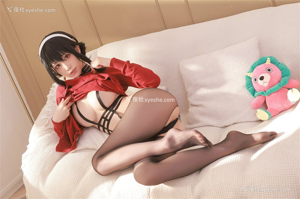 1P - 水淼Aqua – 约尔-红毛衣