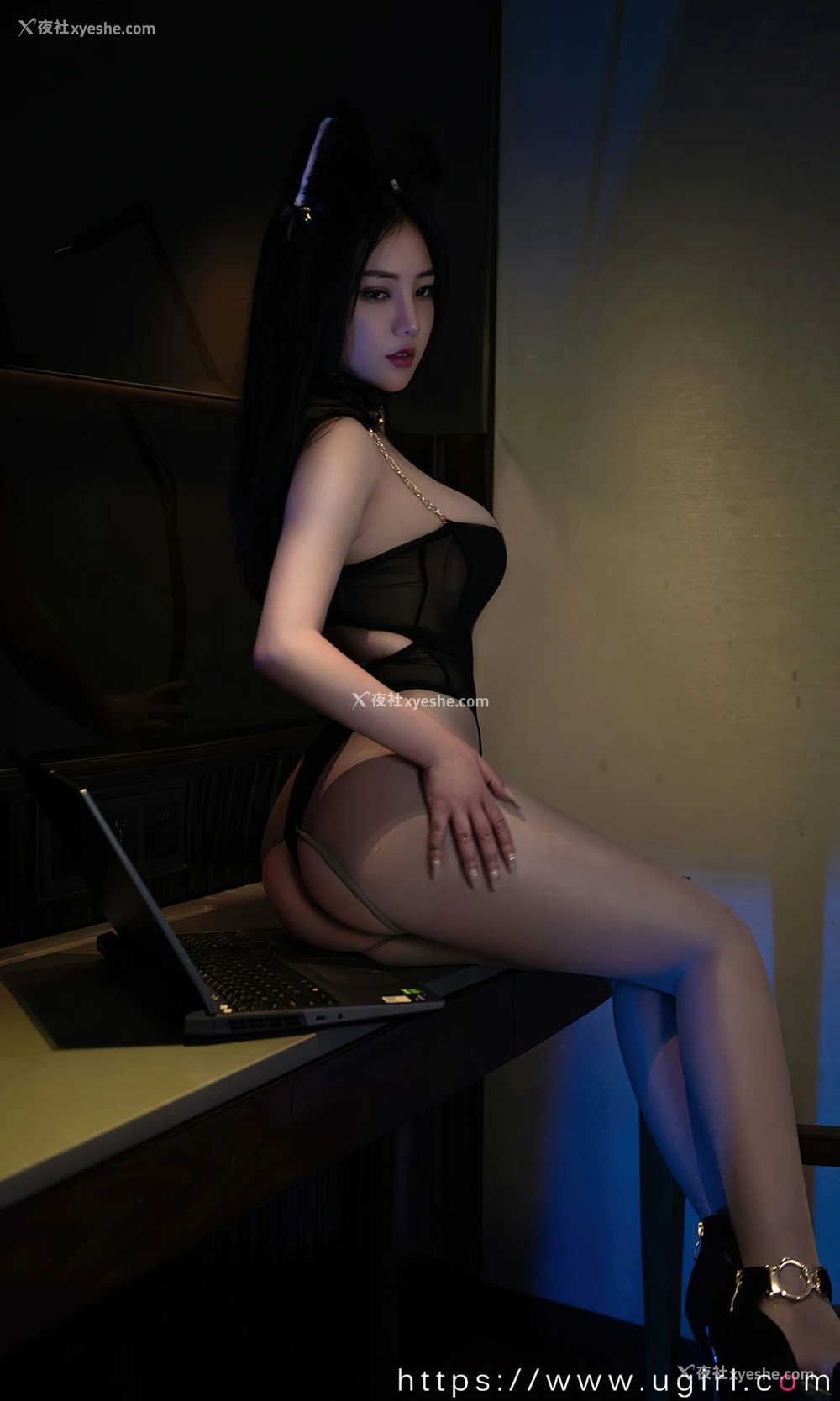 1P - [Ugirls尤果网]爱尤物 No.2492 Anna苏拉 暗夜猫娘