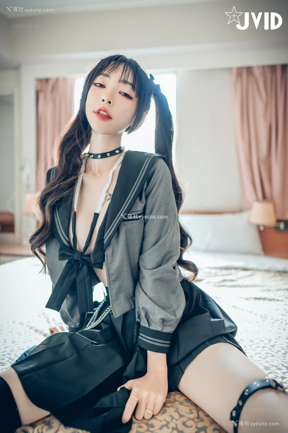 1P - 飘飘《校花也是大姐头》