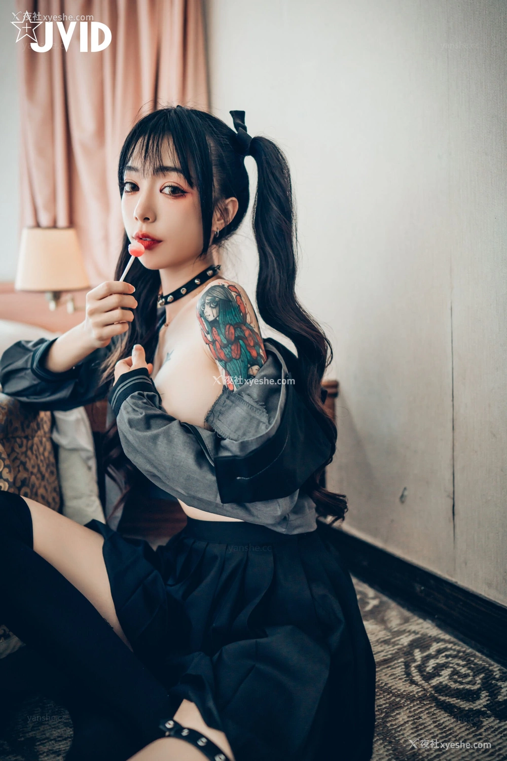 1P - 飘飘《校花也是大姐头》