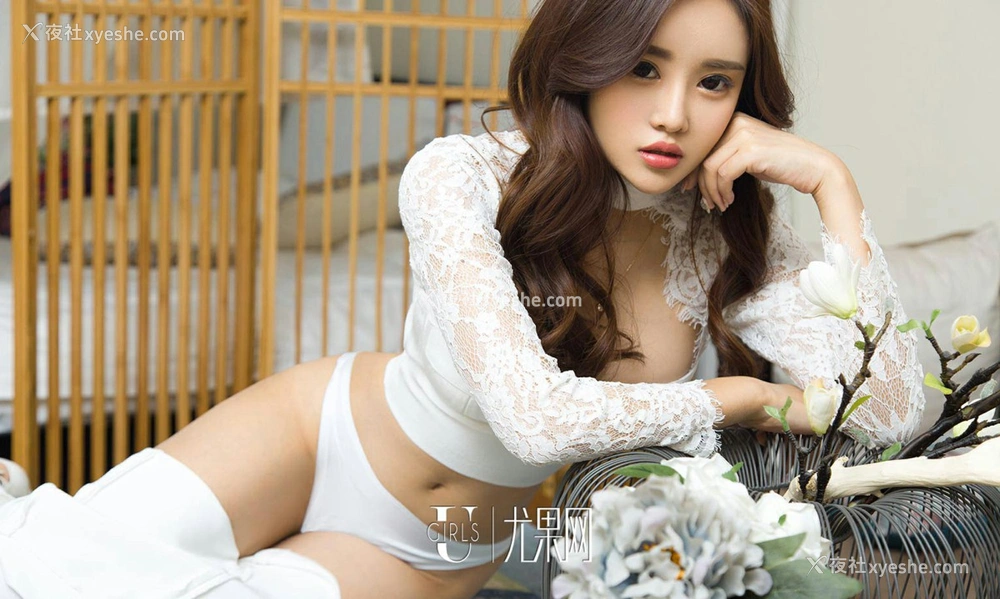 1P - [Ugirls尤果网]爱尤物专辑 No.1033 周心怡 撩人的早春