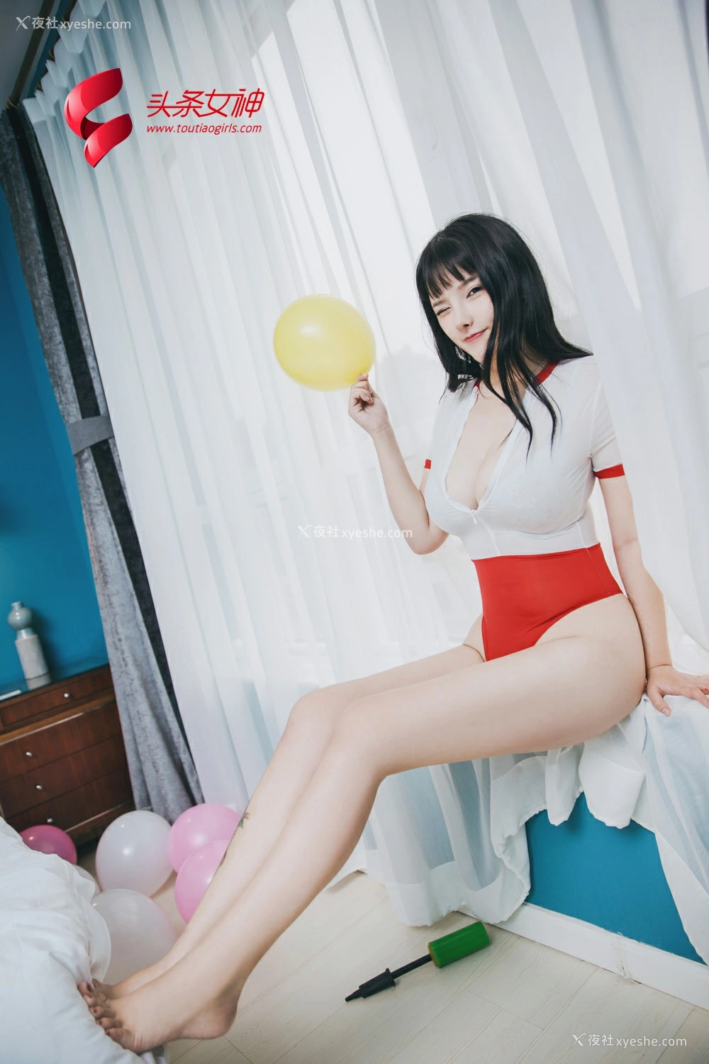 1P - [TouTiao头条女神] 童颜巨乳杨漫妮