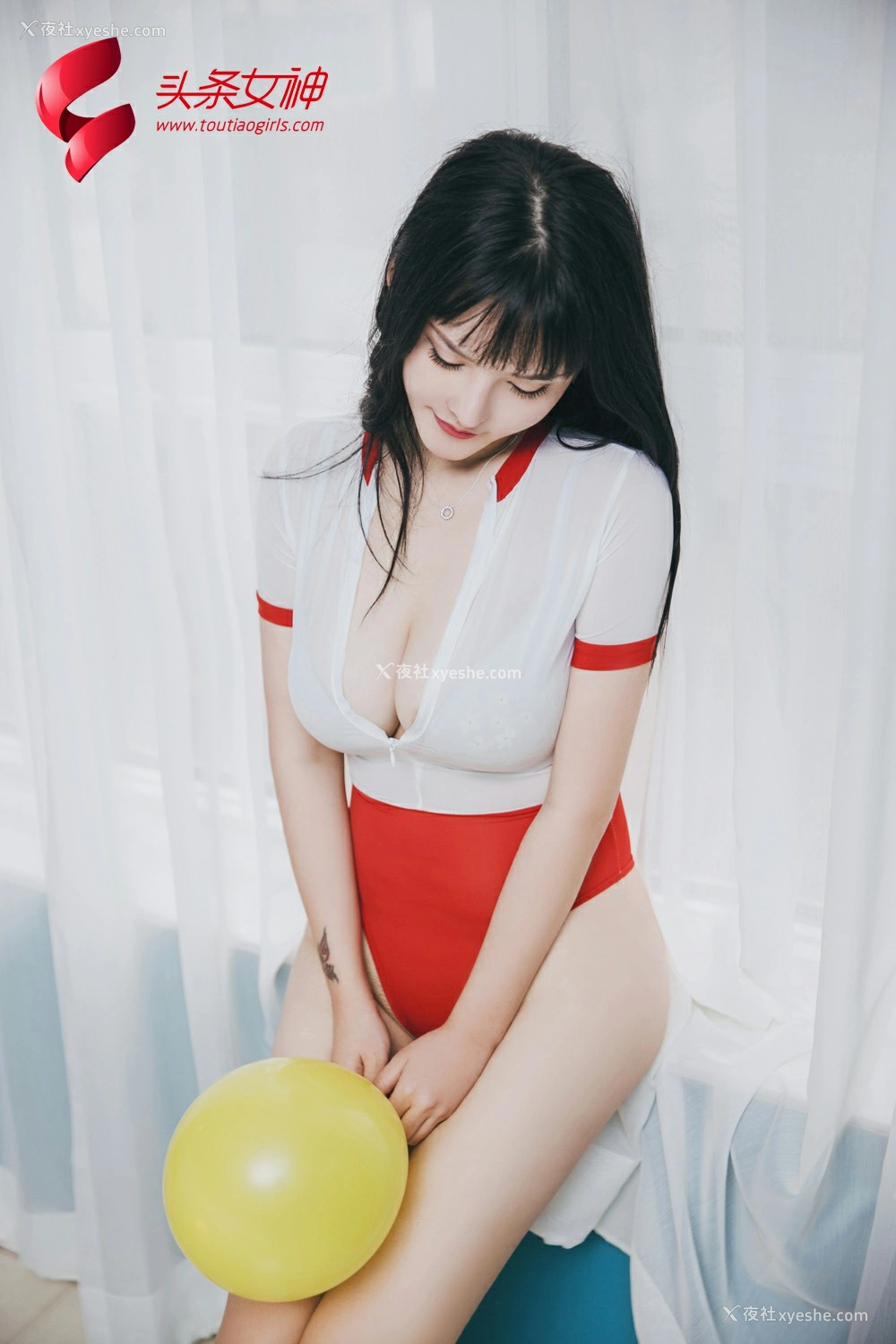 1P - [TouTiao头条女神] 童颜巨乳杨漫妮