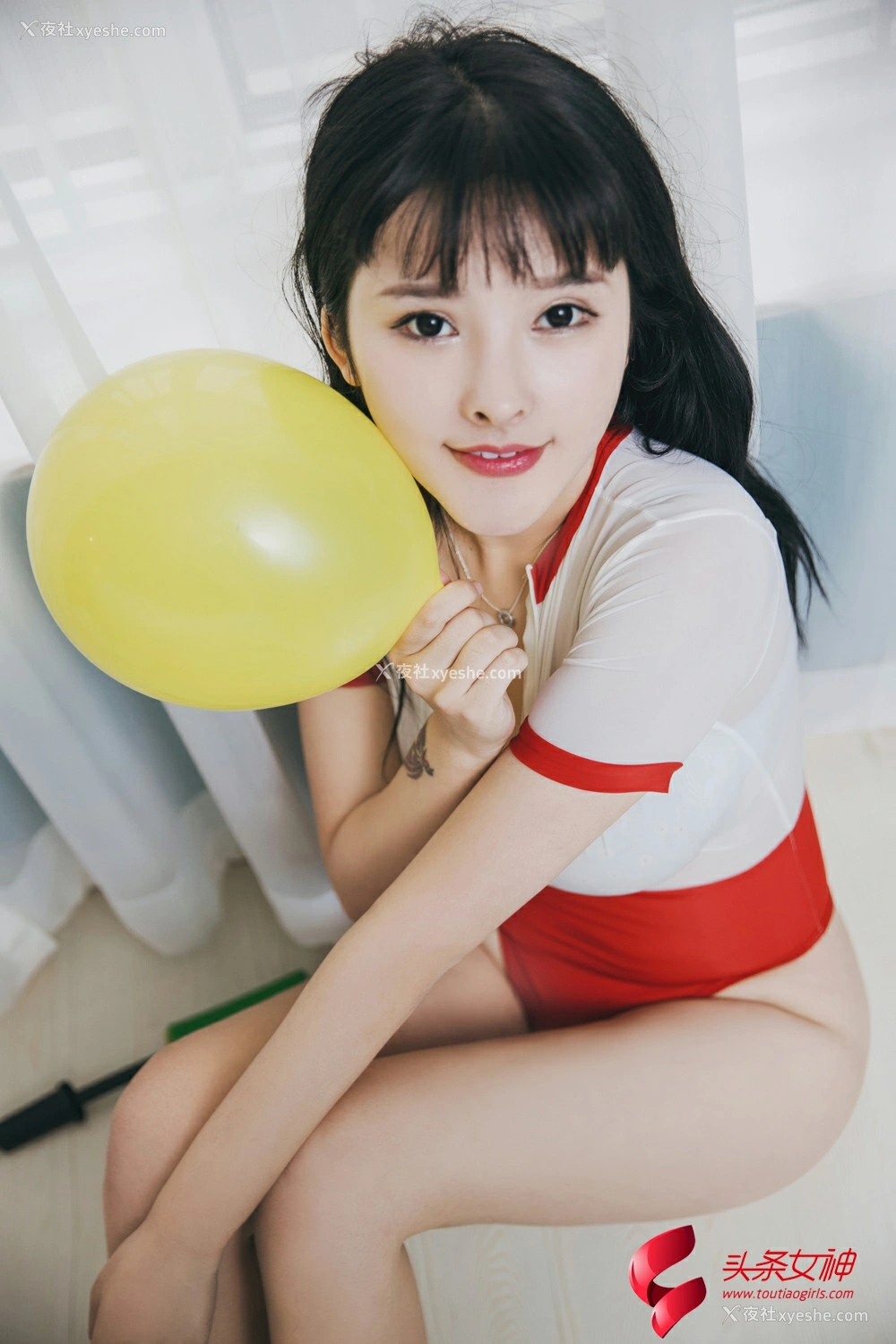 1P - [TouTiao头条女神] 童颜巨乳杨漫妮