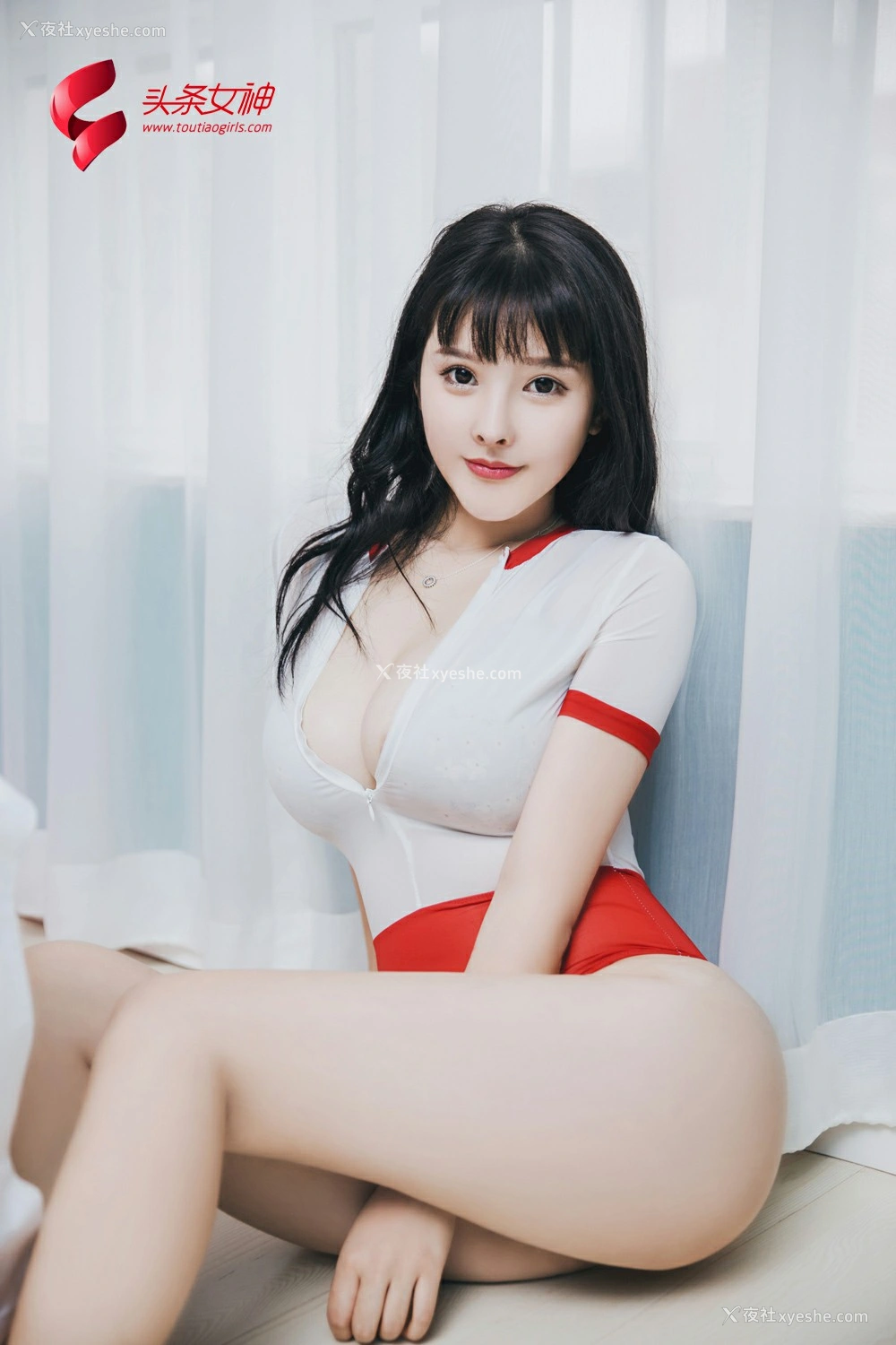 1P - [TouTiao头条女神] 童颜巨乳杨漫妮
