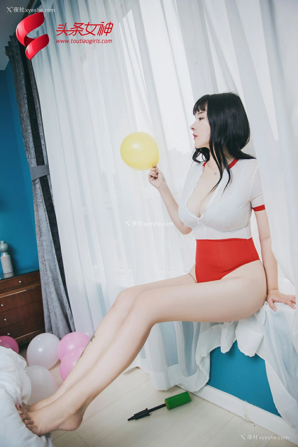 1P - [TouTiao头条女神] 童颜巨乳杨漫妮