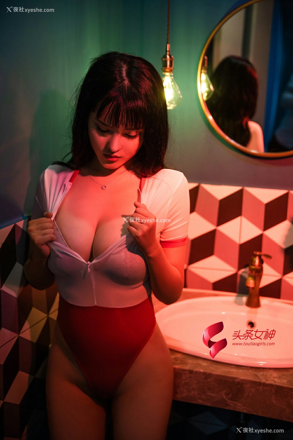 1P - [TouTiao头条女神] 童颜巨乳杨漫妮