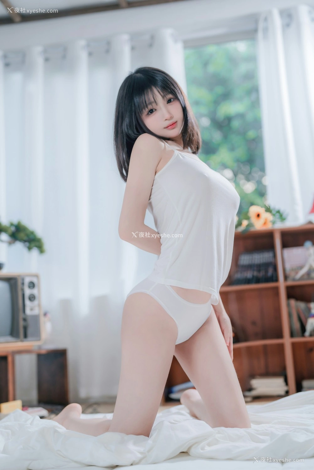 1P - 桜井宁宁 – 吊带女孩