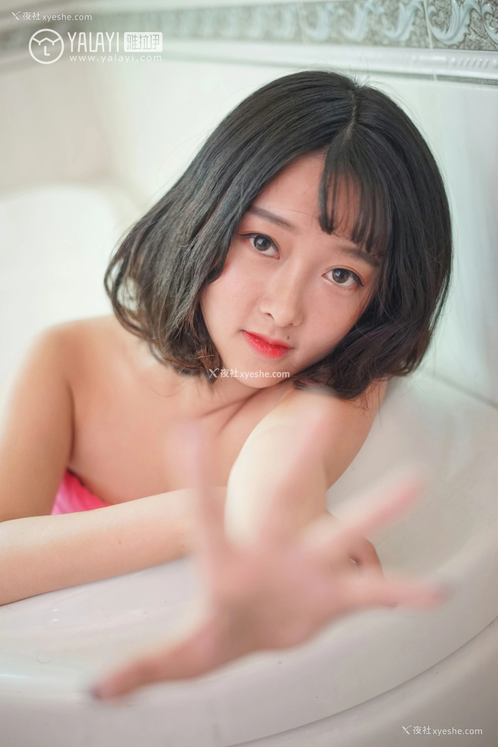 1P - [YALAYI雅拉伊] No.025 醉在红酒杯里 王小淼