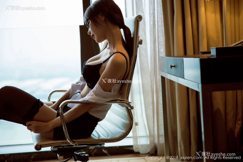 1P - [XIUREN秀人网] No.1037 楚恬Olivia