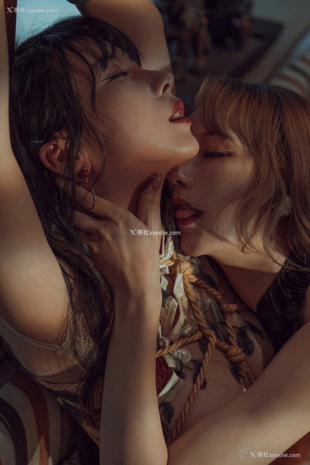 1P - 云溪溪 – 捆绑旗袍百合