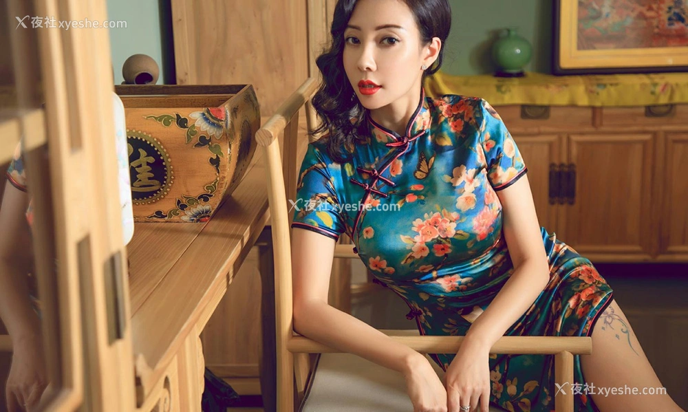1P - [Ugirls尤果网]爱尤物 No.1603 果儿Victoria 很久以前我爱你