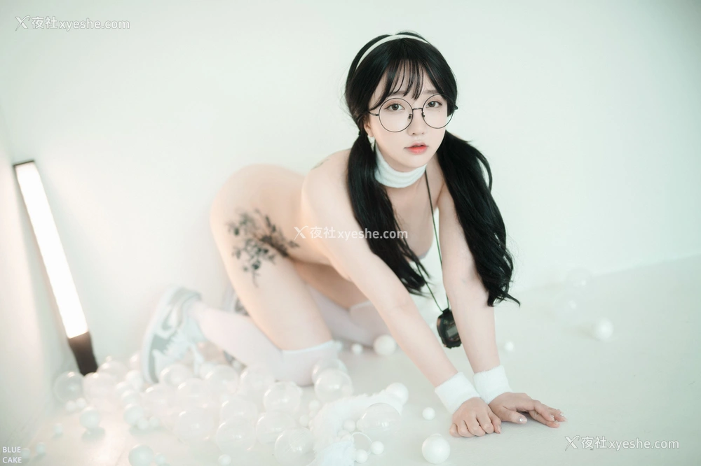 1P - [BLUECAKE] YeEun – Pocky&amp