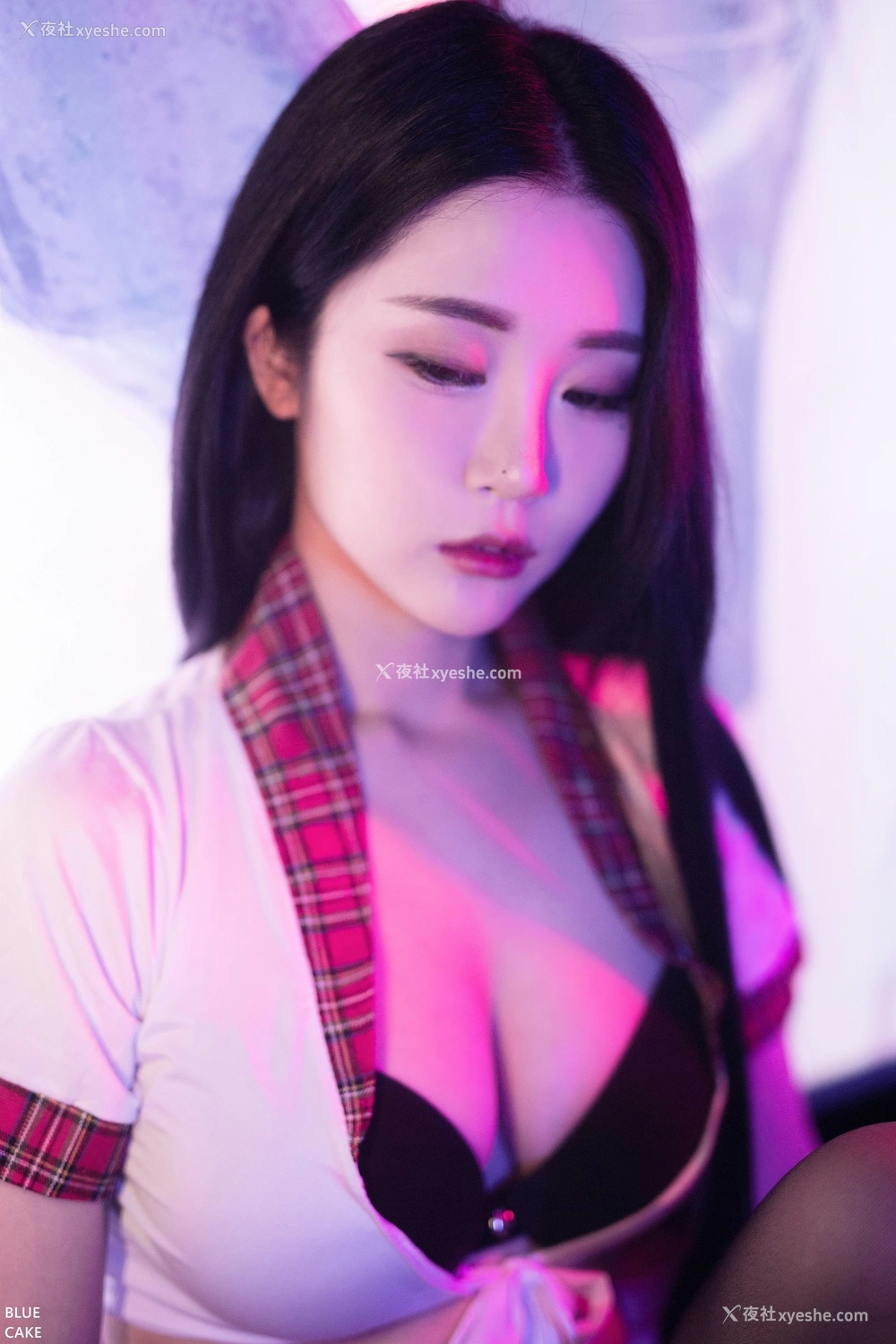 1P - [BLUECAKE] Bomi – Siren