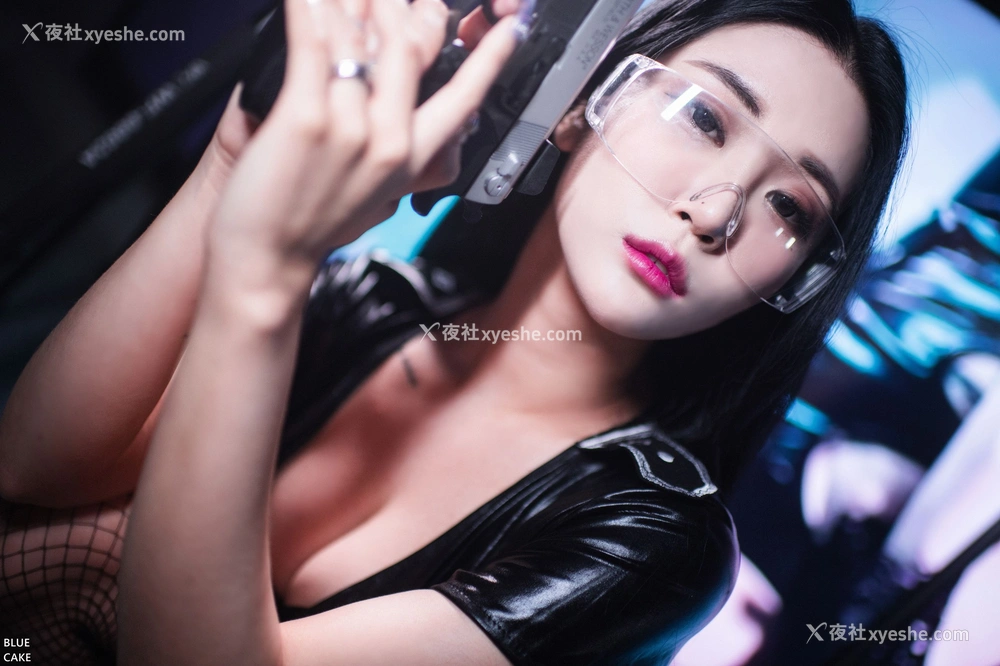 1P - [BLUECAKE] Bomi – Siren