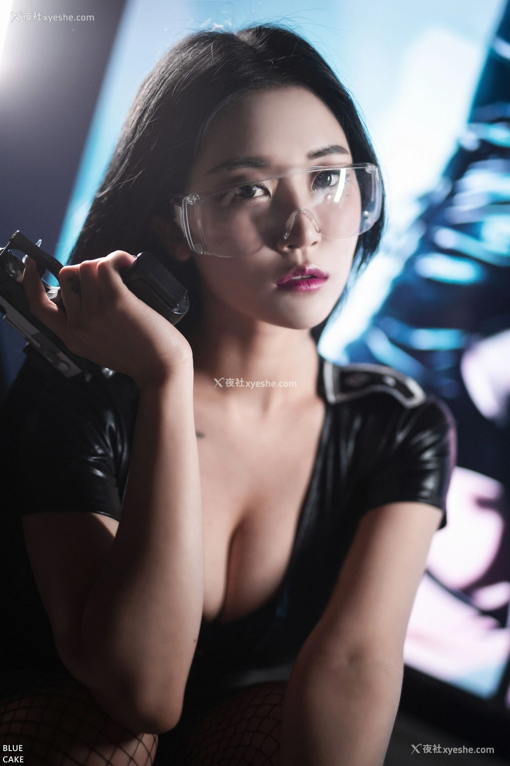 1P - [BLUECAKE] Bomi – Siren