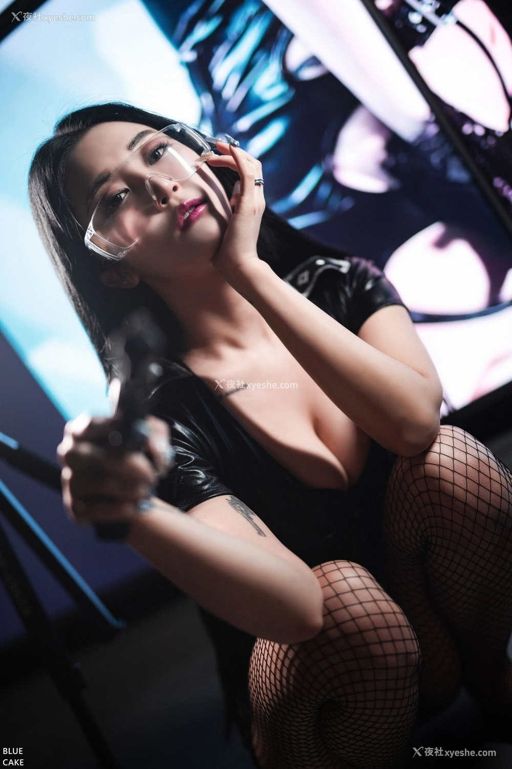 1P - [BLUECAKE] Bomi – Siren