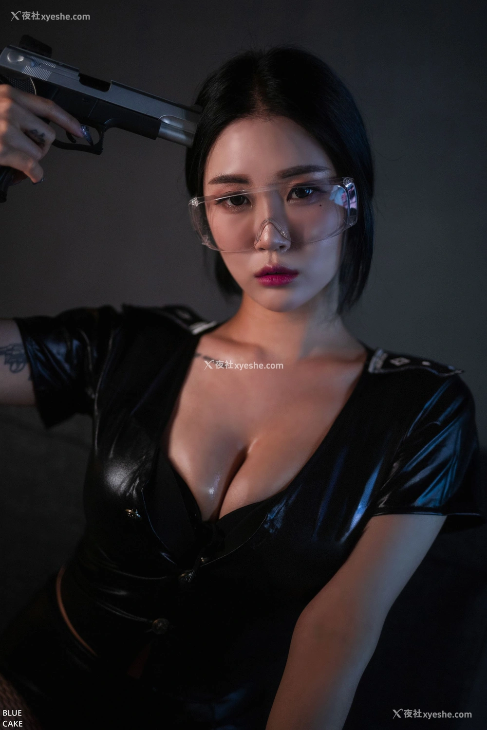 1P - [BLUECAKE] Bomi – Siren