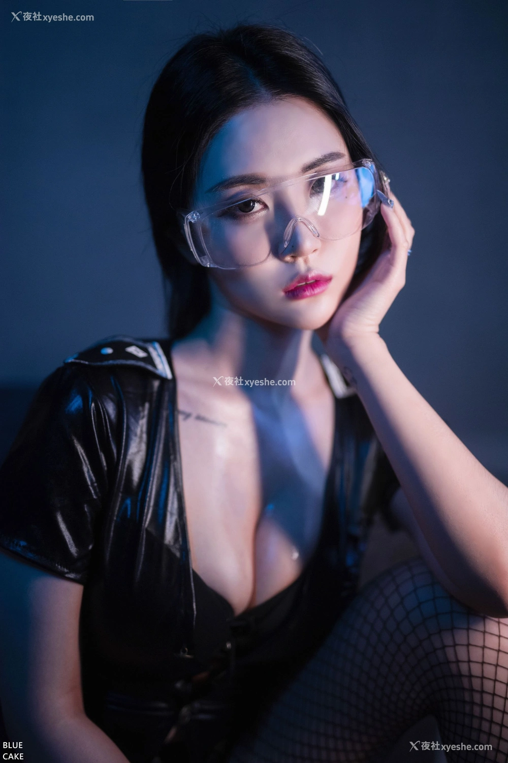 1P - [BLUECAKE] Bomi – Siren