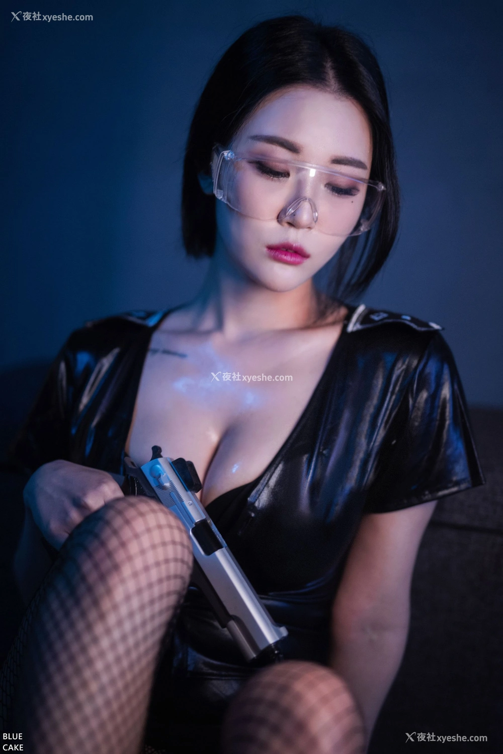 1P - [BLUECAKE] Bomi – Siren