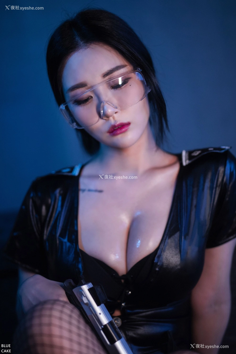 1P - [BLUECAKE] Bomi – Siren