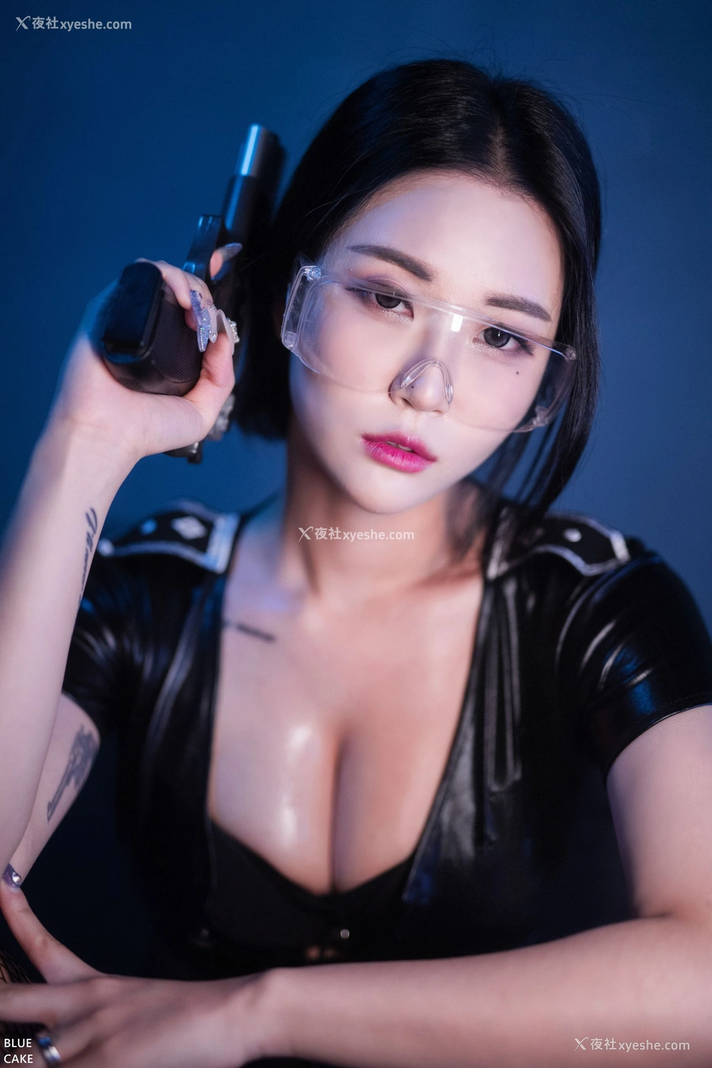1P - [BLUECAKE] Bomi – Siren