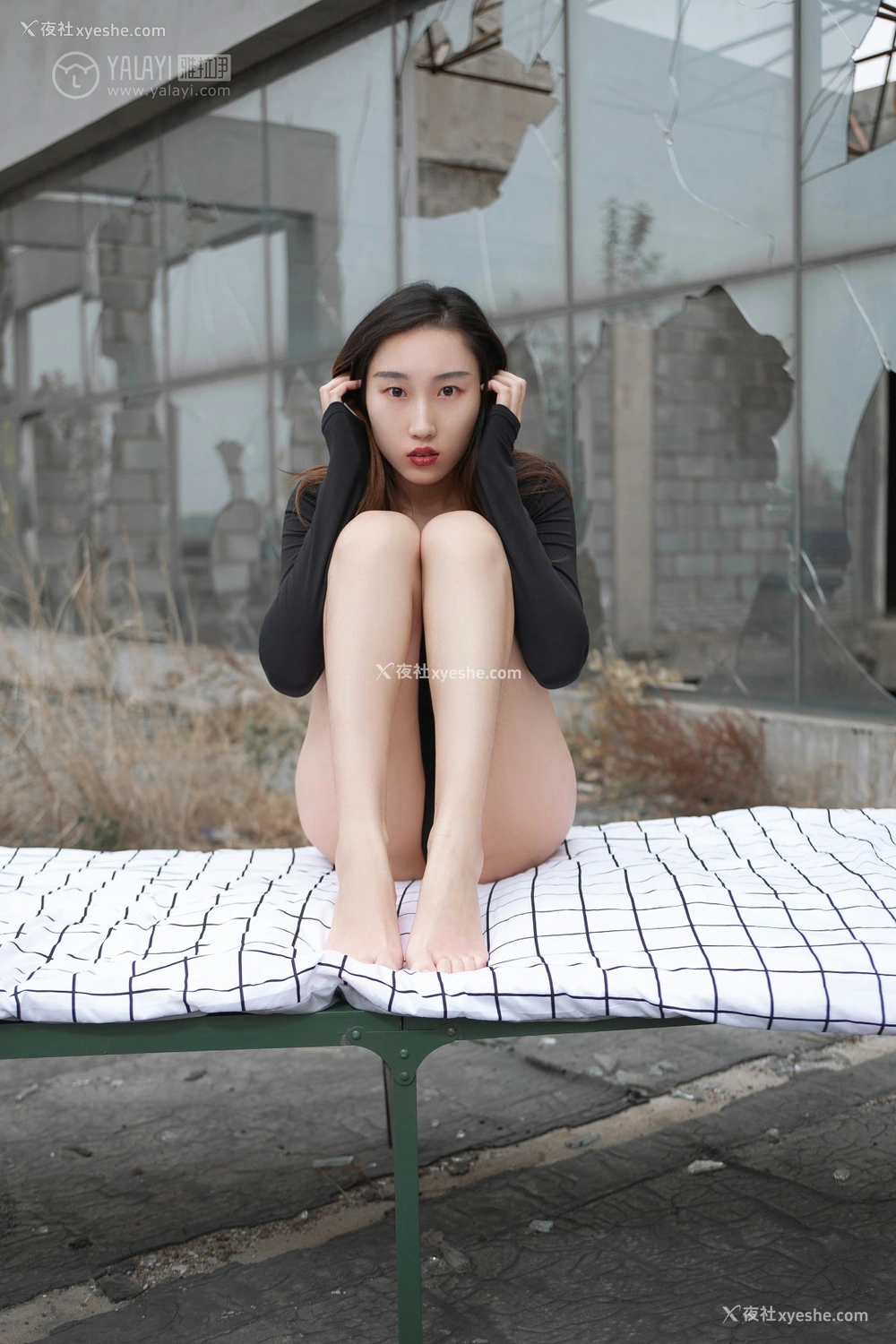 1P - [YALAYI雅拉伊] Y122 熏儿《黑色禁地》