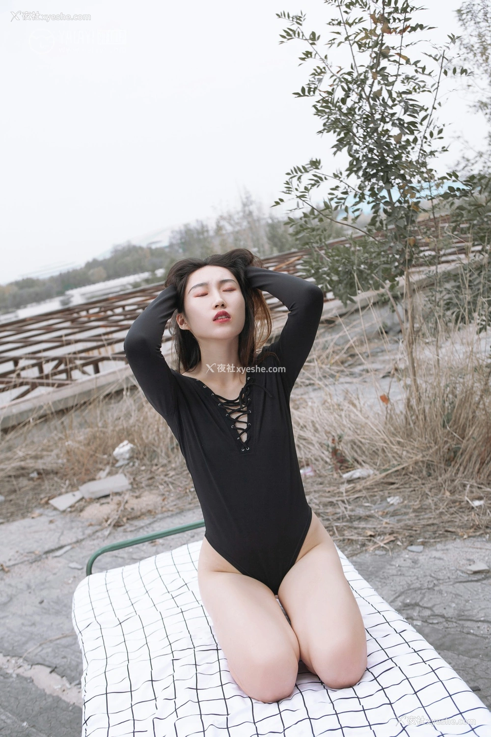 1P - [YALAYI雅拉伊] Y122 熏儿《黑色禁地》