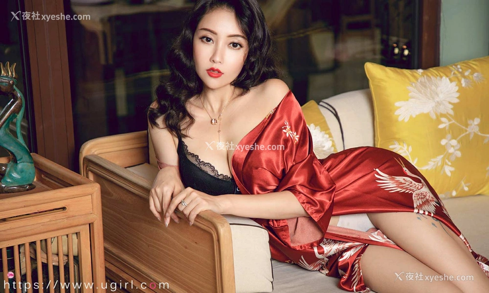 1P - [Ugirls尤果网]爱尤物专辑 No.2289 果儿Victoria 樱落甜情
