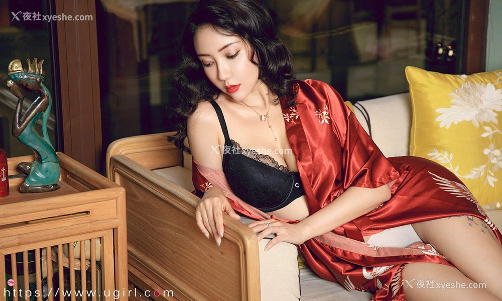 1P - [Ugirls尤果网]爱尤物专辑 No.2289 果儿Victoria 樱落甜情