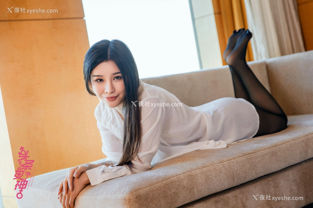1P - [TouTiao头条女神]2018-07-30 刘雨露 秀腿可餐