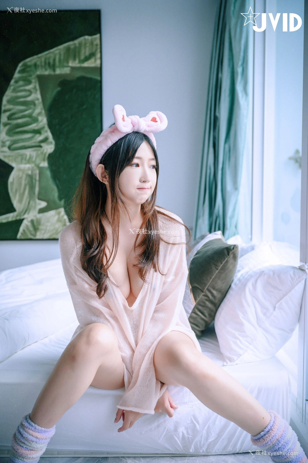 1P - 肉包《JVID 首次极品映入眼帘！》