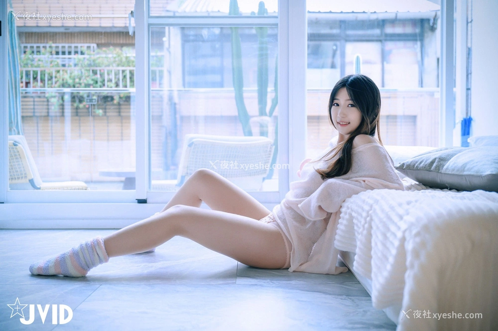 1P - 肉包《JVID 首次极品映入眼帘！》