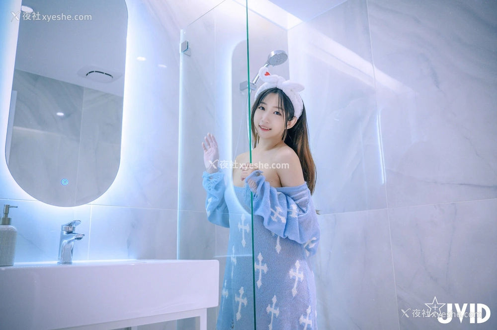 1P - 肉包《JVID 首次极品映入眼帘！》