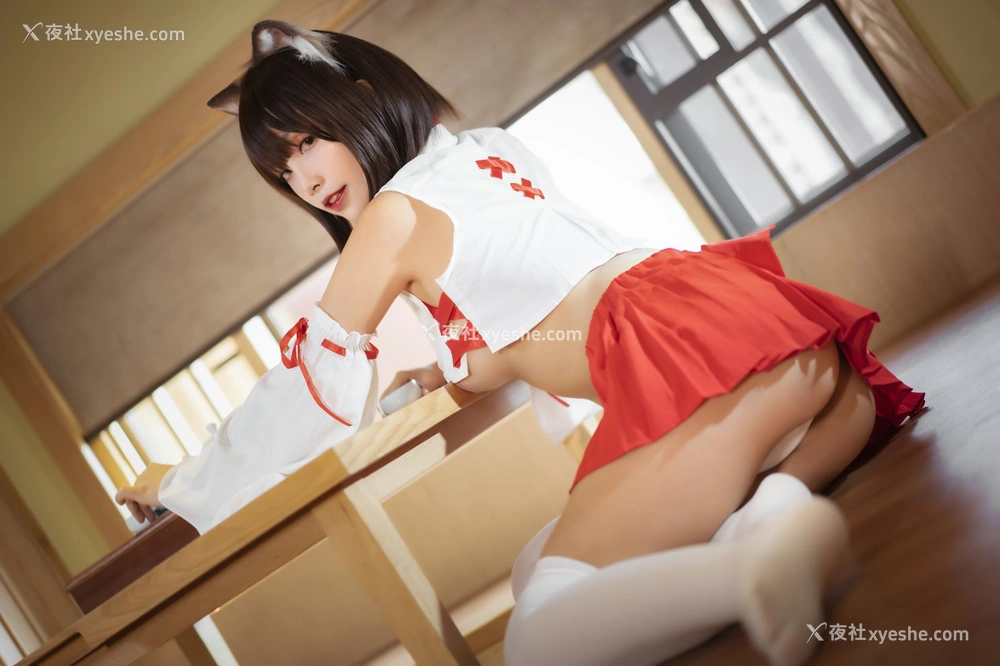 1P - Neko-薇薇 – 巫女