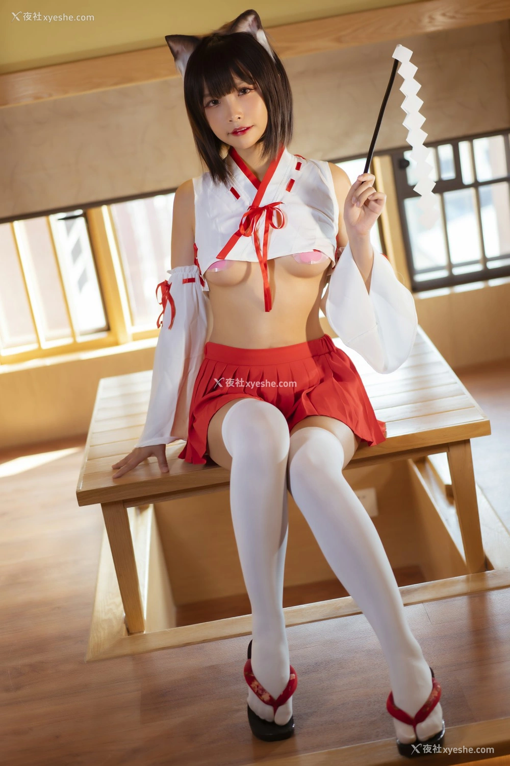 1P - Neko-薇薇 – 巫女