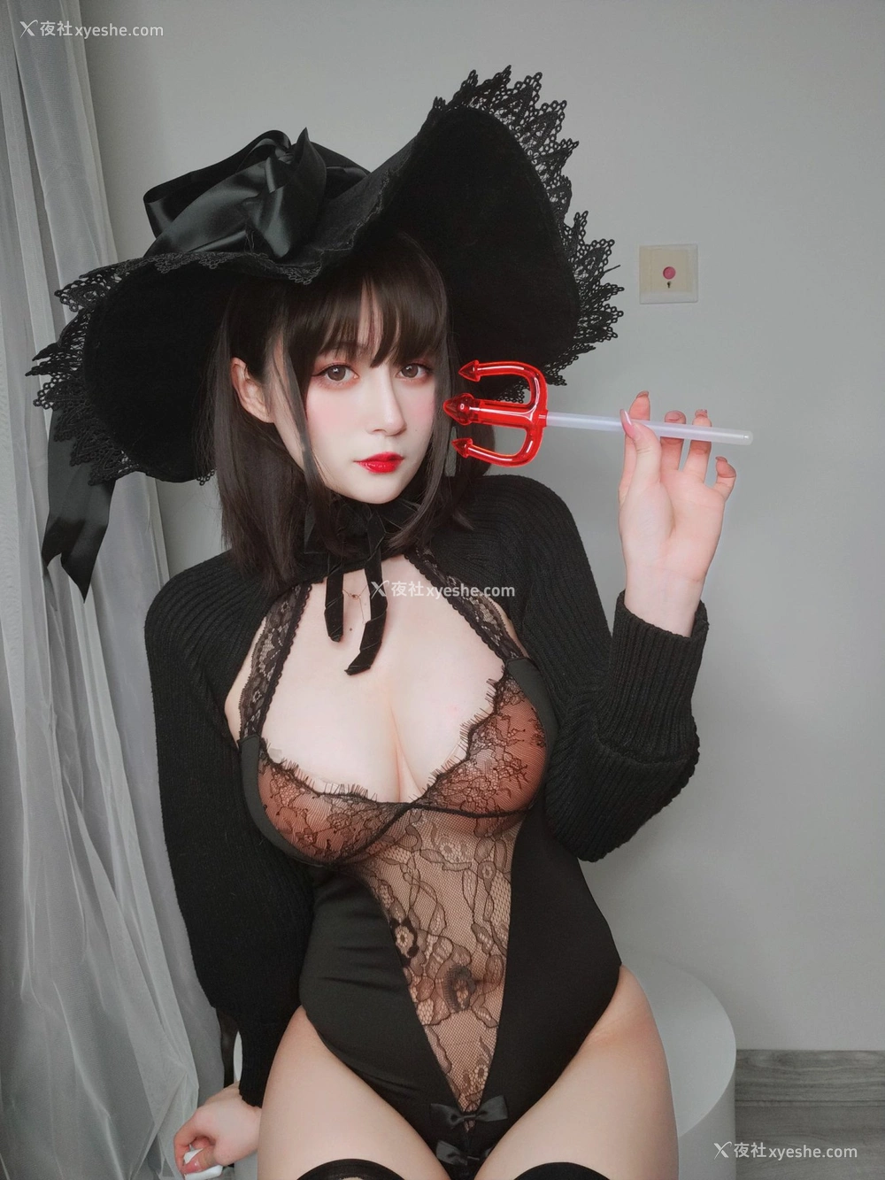 1P - Coser小姐姐白银 – 柴郡魔女