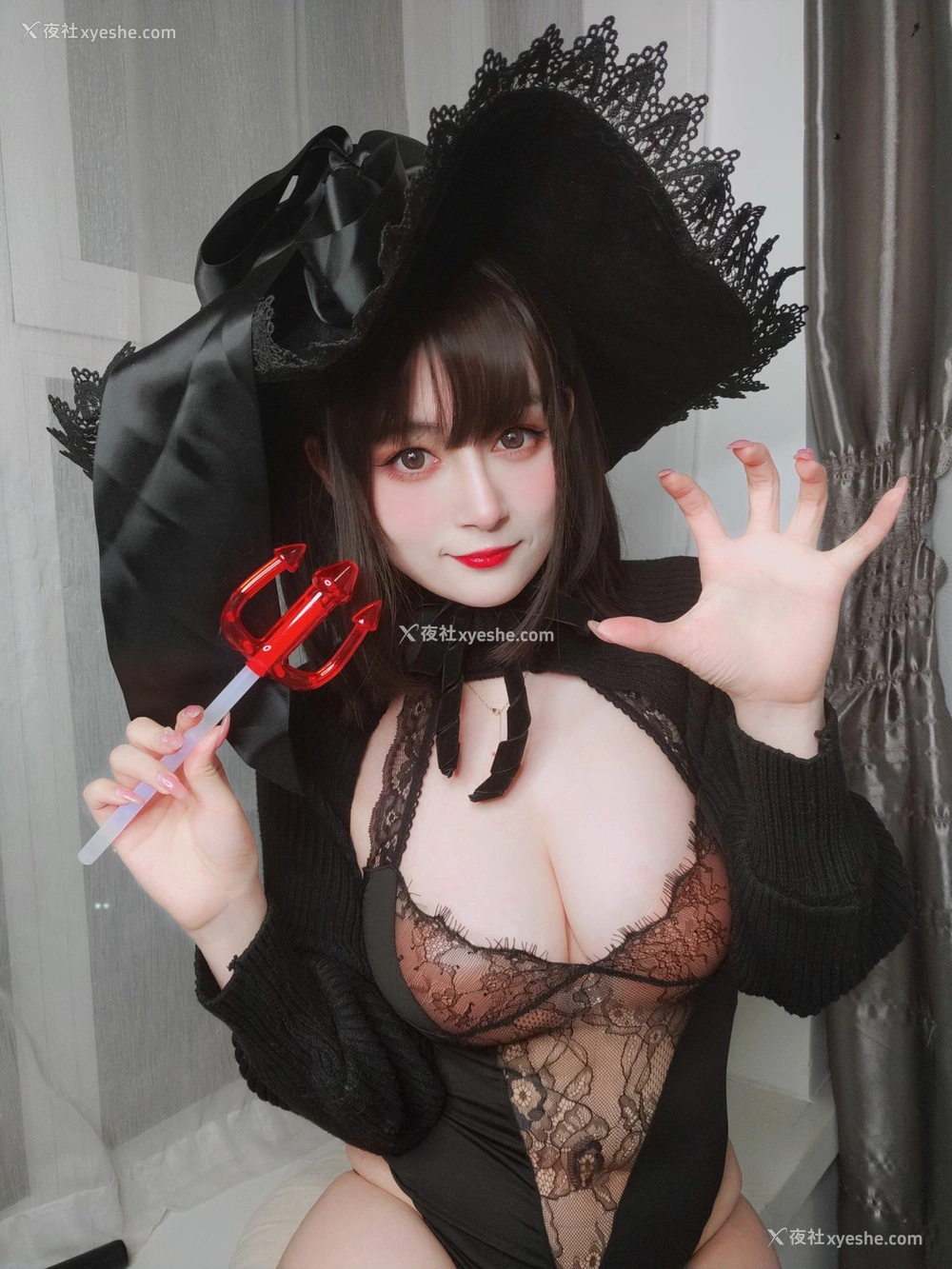 1P - Coser小姐姐白银 – 柴郡魔女