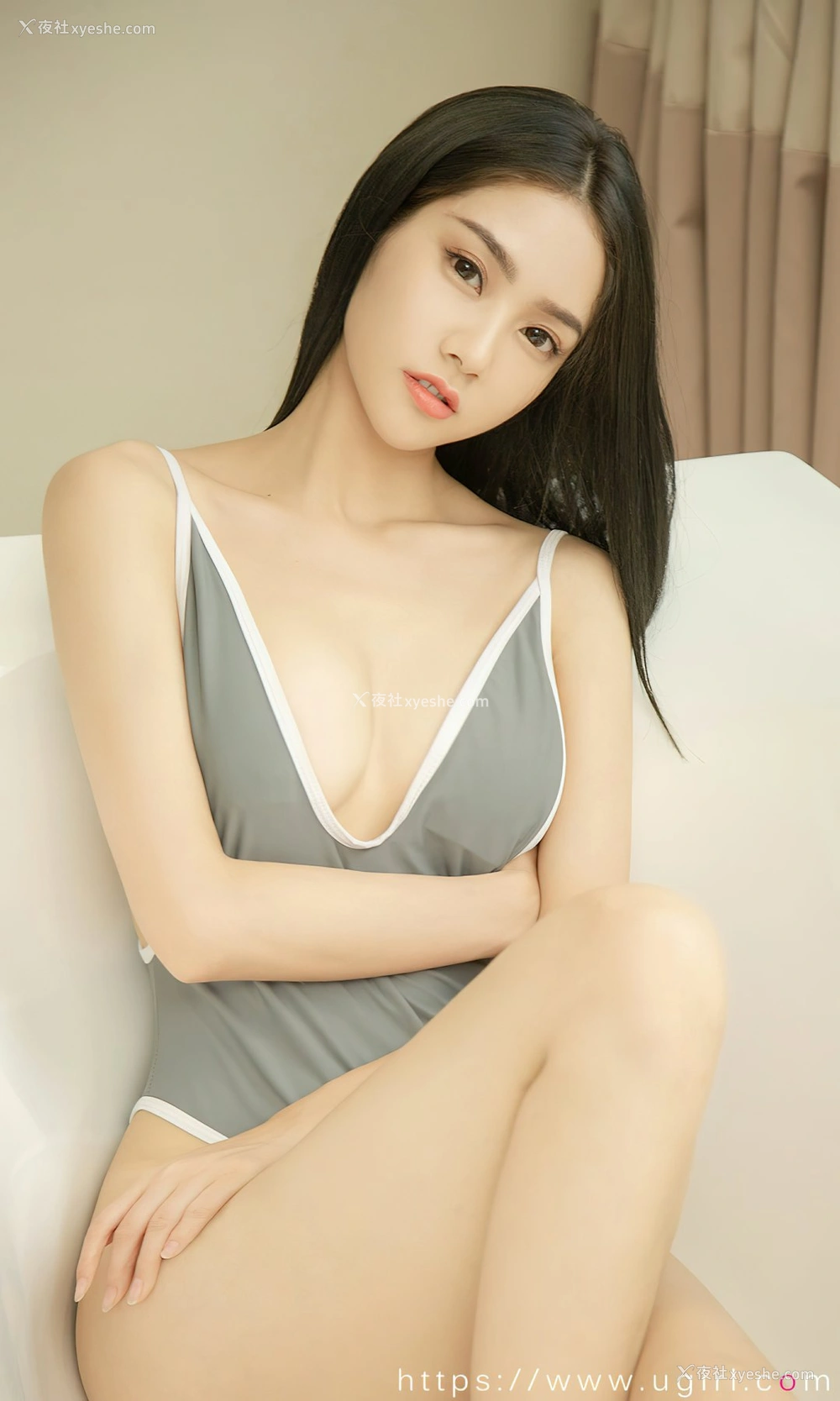 1P - [Ugirls尤果网]爱尤物专辑 No.2470 方子萱 惊鸿一瞥