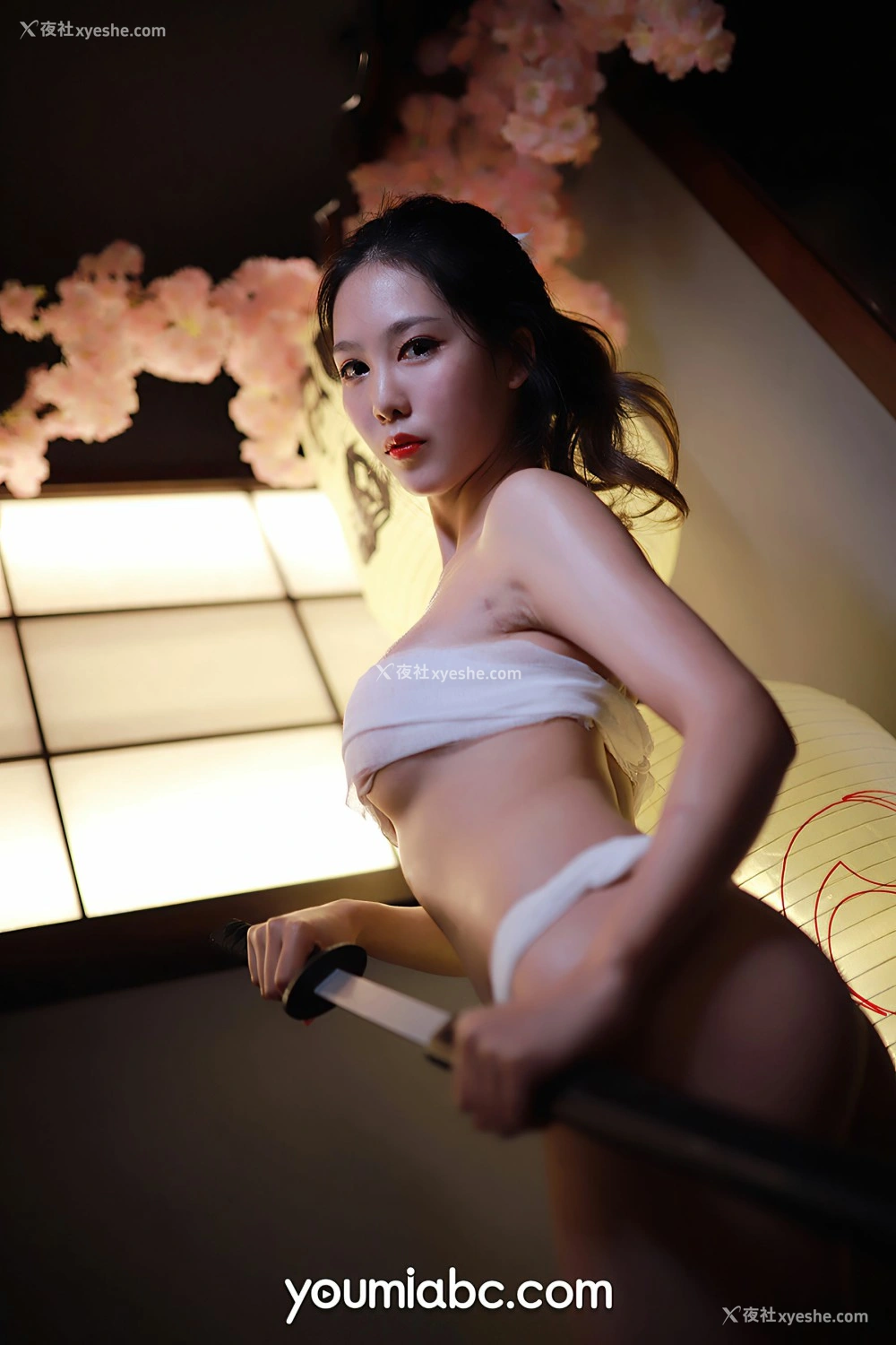1P - [尤蜜YouMi] 抖娘利世 木刀女武士