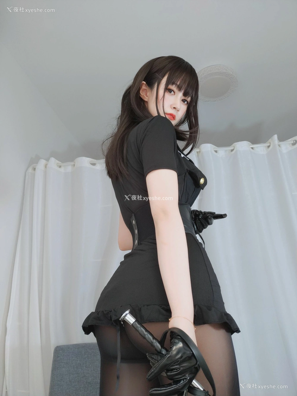 1P - Coser小姐姐白银 – 抖S姐姐