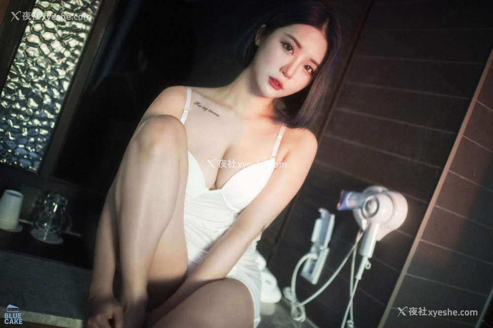 1P - [BLUECAKE] Bomi – Secret