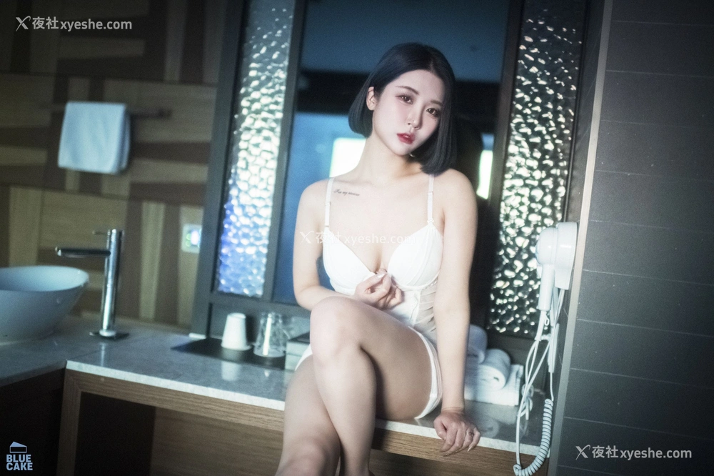 1P - [BLUECAKE] Bomi – Secret