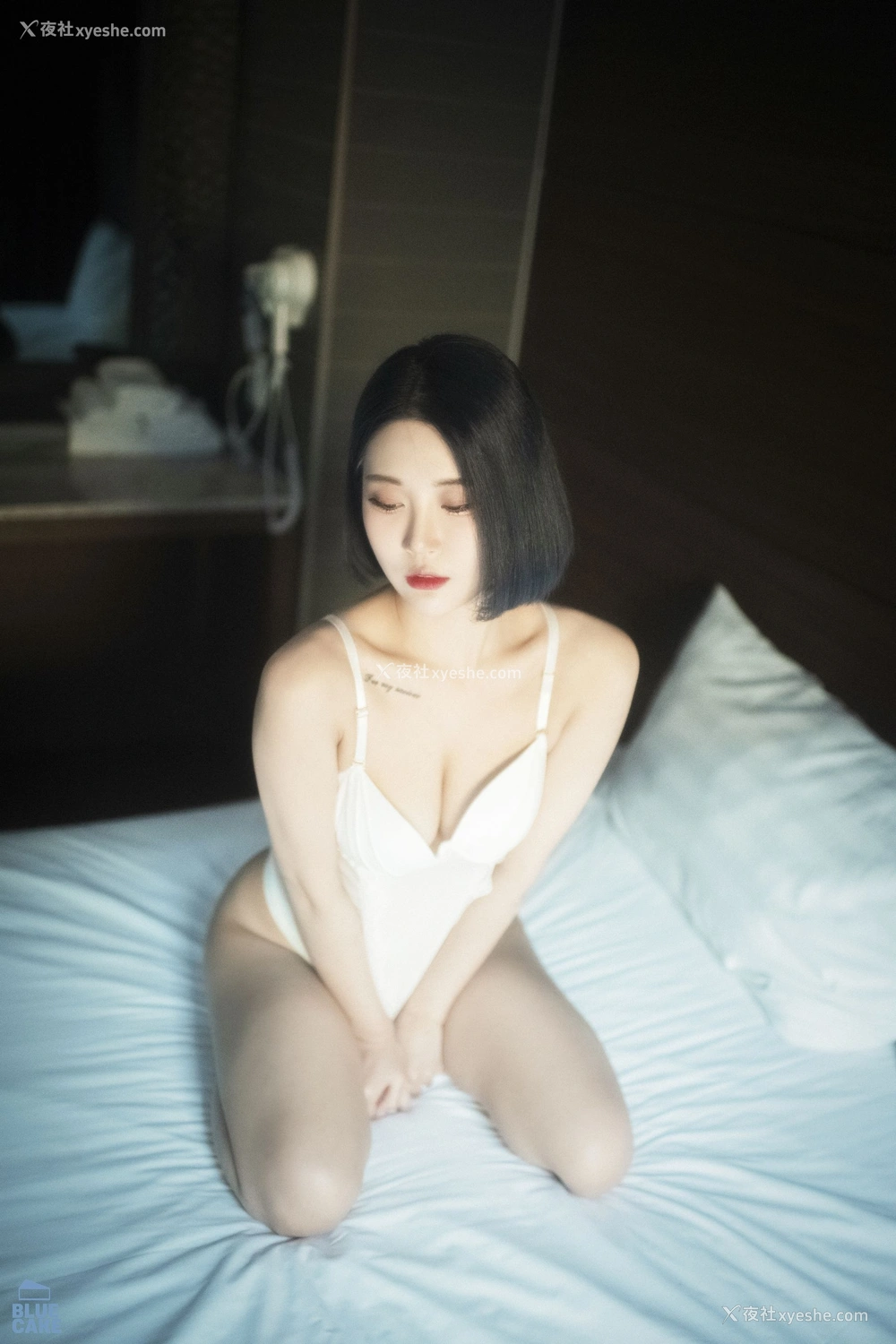 1P - [BLUECAKE] Bomi – Secret