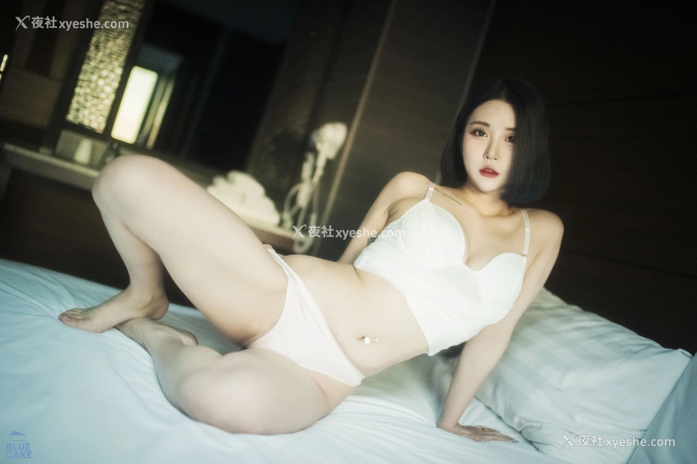 1P - [BLUECAKE] Bomi – Secret