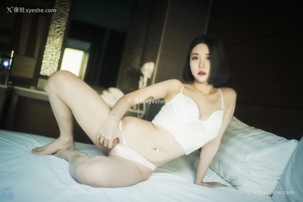 1P - [BLUECAKE] Bomi – Secret