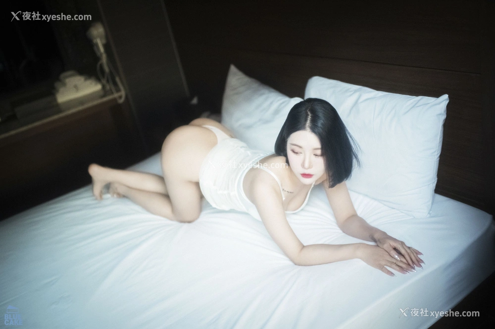 1P - [BLUECAKE] Bomi – Secret