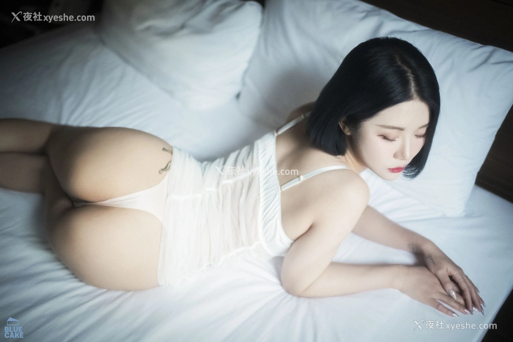 1P - [BLUECAKE] Bomi – Secret